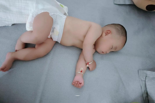 阿坝宝宝积食发烧怎么处理